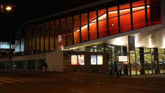 Stadthalle Halle F
